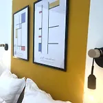 Mondrian-bozzi 59 Apartamento