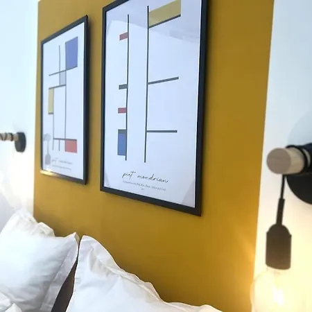 Mondrian-bozzi 59 شقة